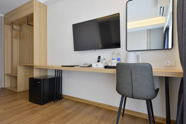 Room 5 of 43