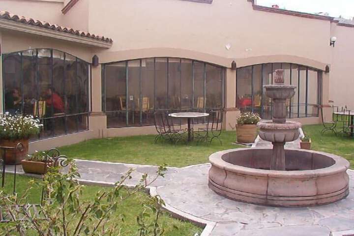 Hotel Exterior 40 of 49