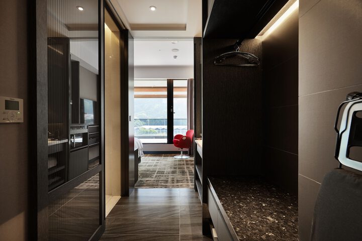Room 21 of 50