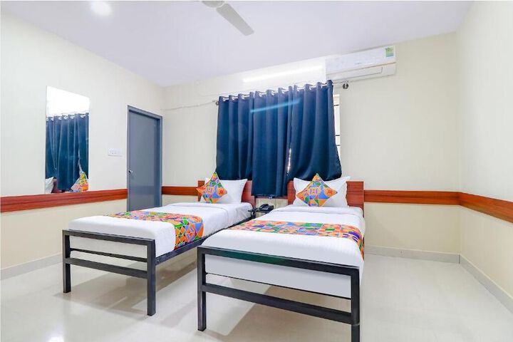 Room 19 of 37