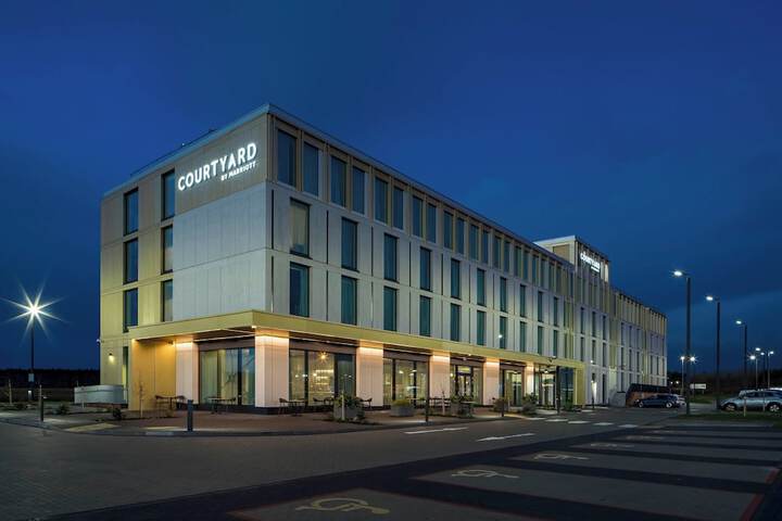 Courtyard by Marriott Inverness Airport in Inverness