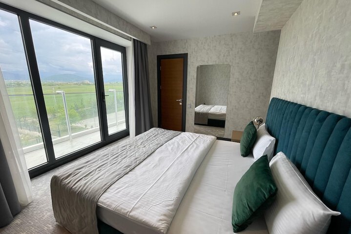Room 9 of 30