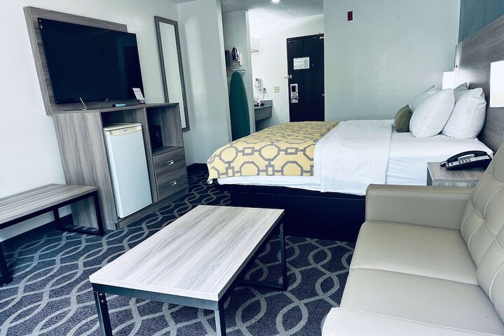 1 King Bed Mobility Accessible (23 of 29)