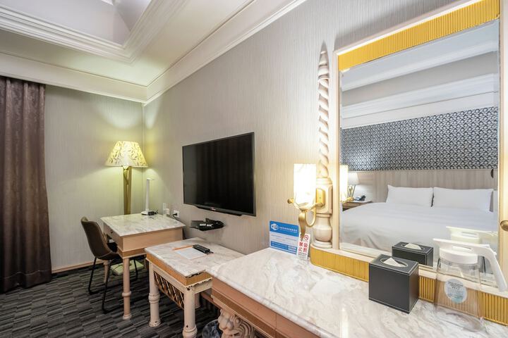 Room 19 of 63