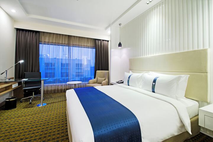 Room 5 of 39