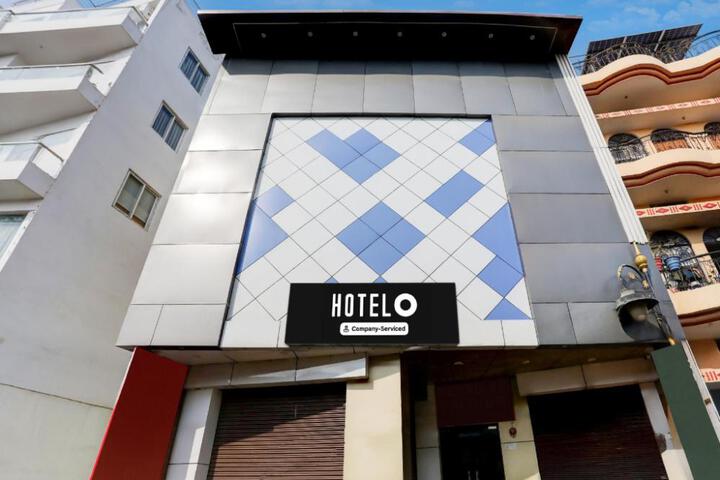 Super OYO Hotel O Sankat Mochan Gandhi Nagar