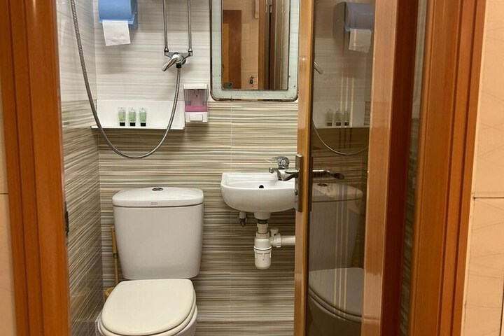 Room 15 of 16