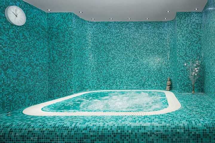 Jetted tub