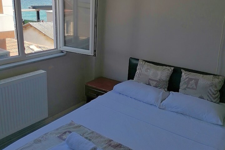 Room 5 of 30