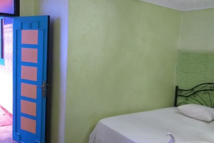 Room 10 of 18