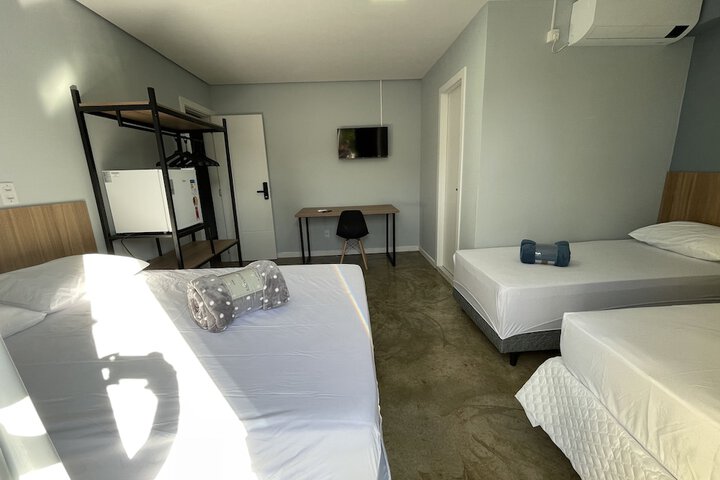 Room 52 of 80