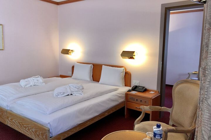 Room 17 of 72