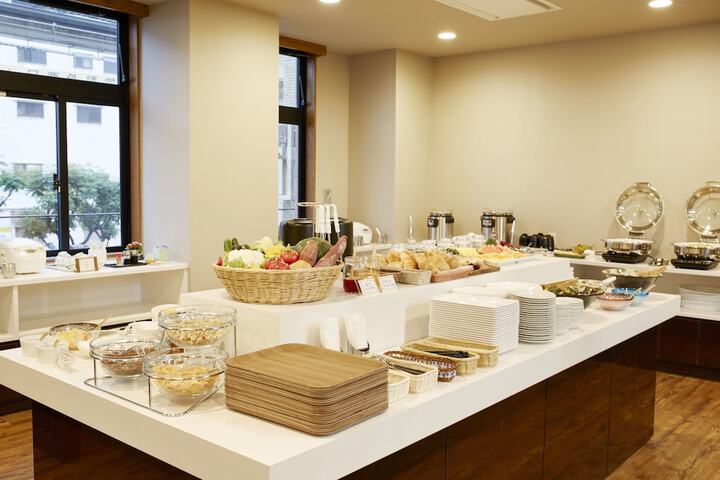 Breakfast/Coffee Service 79 of 114