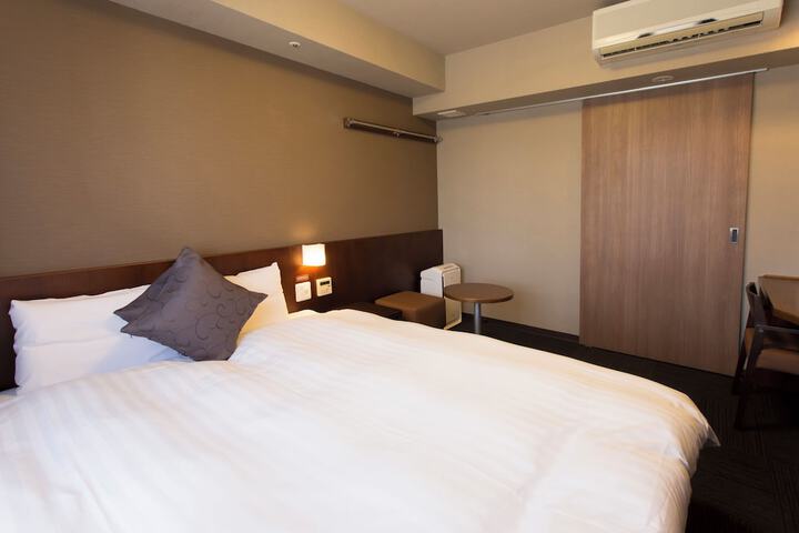 Room 19 of 53