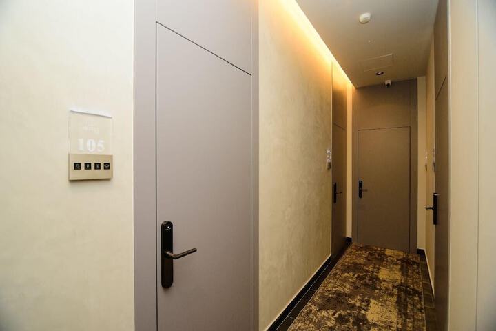 Room 51 of 88