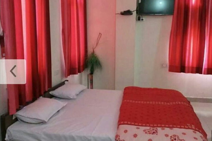 Room 5 of 10