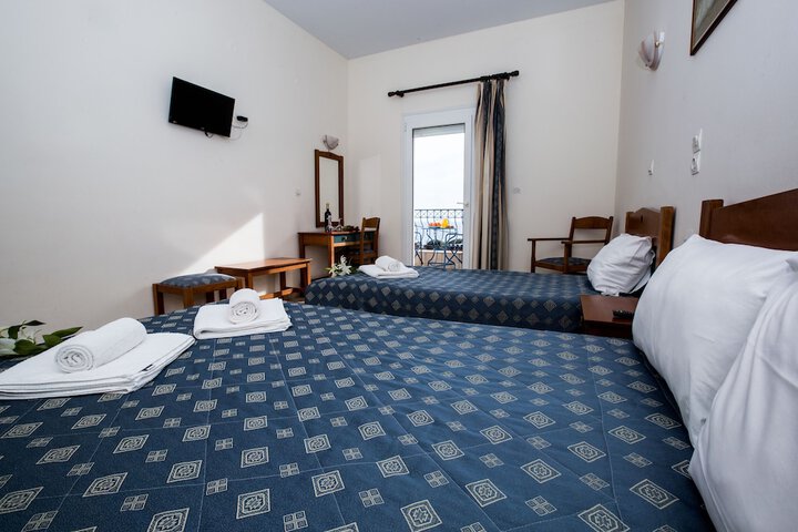 Room 12 of 27