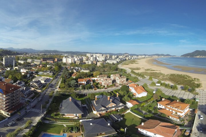 Beach 26 of 40