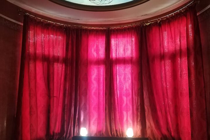 Room 34 of 141