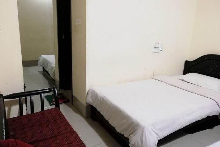 Room 6 of 25