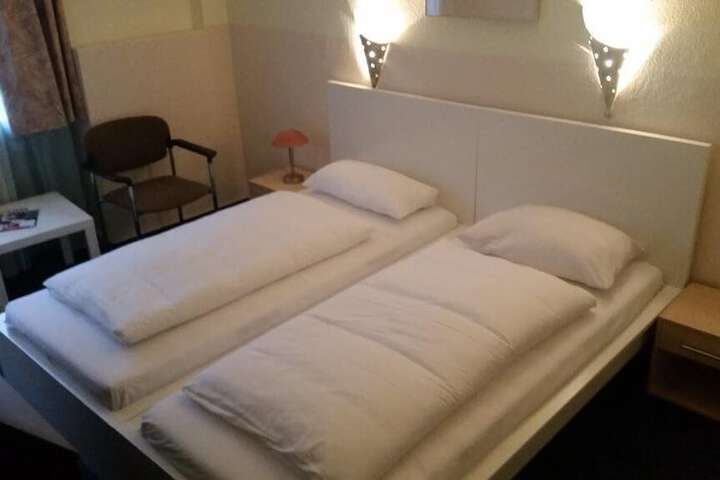 Room 17 of 25