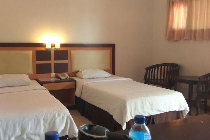 Room 4 of 11