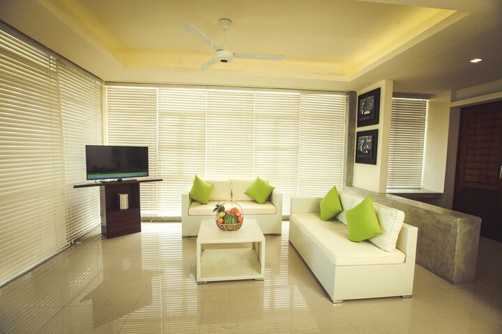 Room 10 of 48