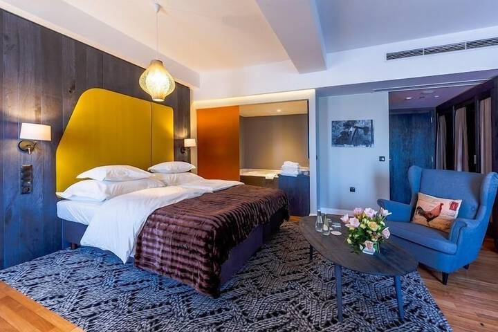 Room 19 of 46