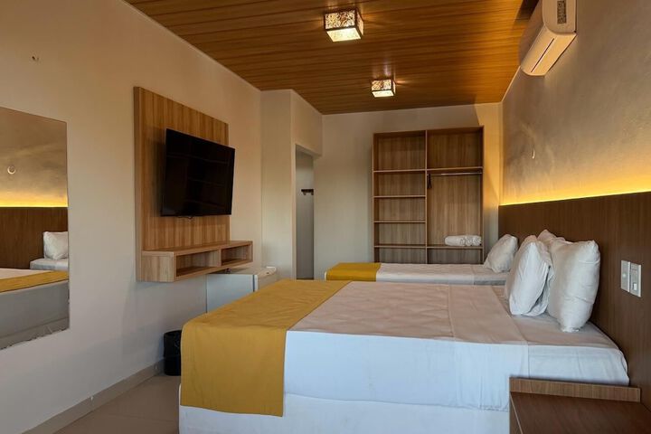 Room 42 of 102