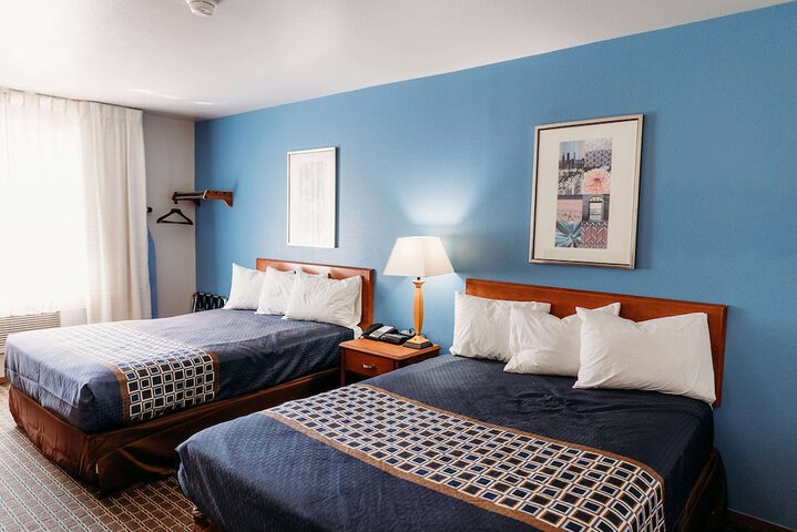 Room 6 of 25