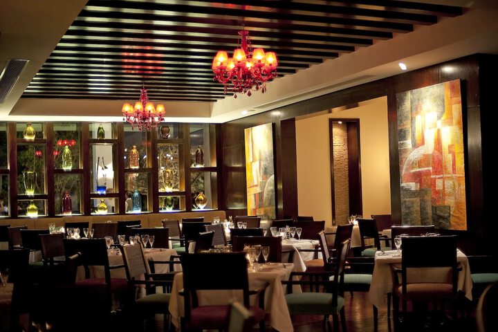 Dining 77 of 129