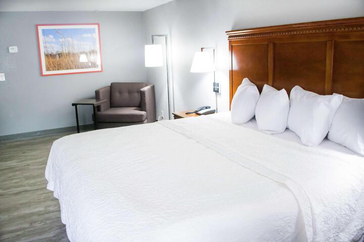 1 King Bed (11 of 19)
