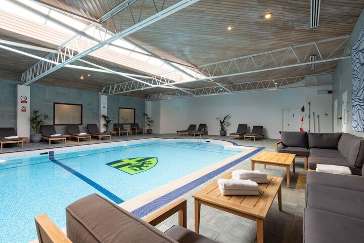 Pool 44 of 76