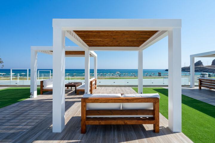 Sundeck 109 of 130