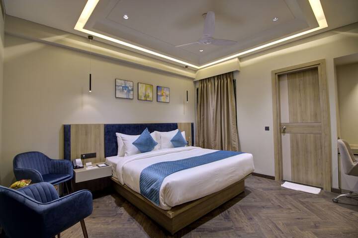 Room 8 of 37