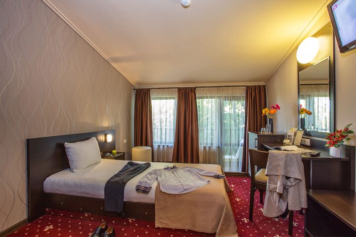 Room 6 of 41