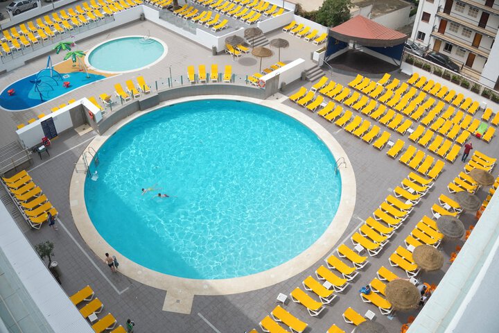 Hotel with Pool