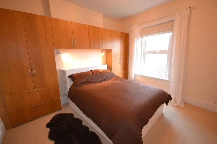 Room 2 of 17