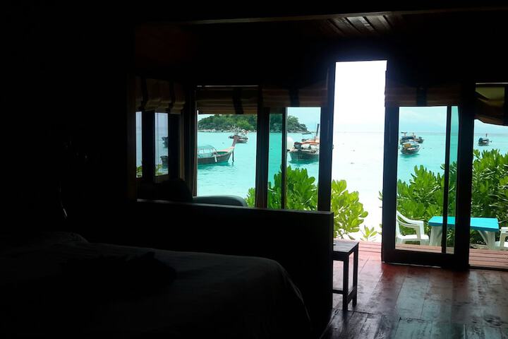 Room 5 of 72
