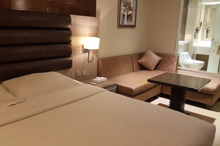Room 25 of 139