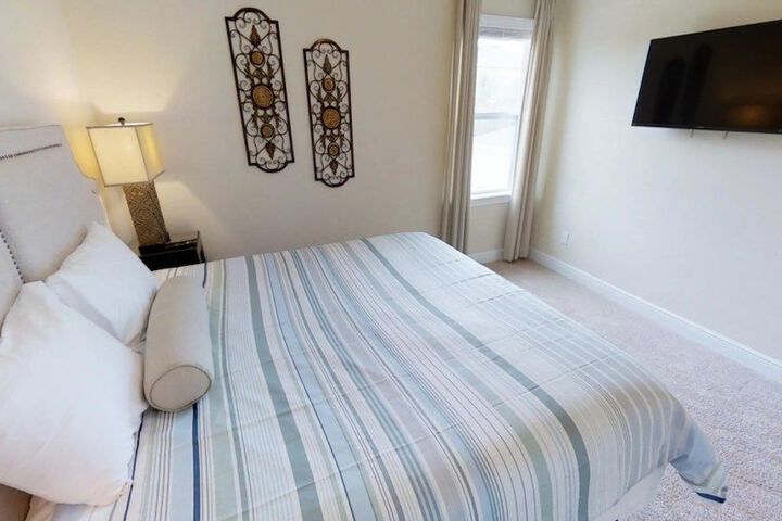 Room 8 of 48