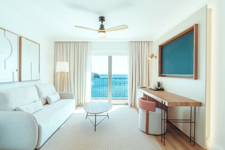 Room 34 of 180