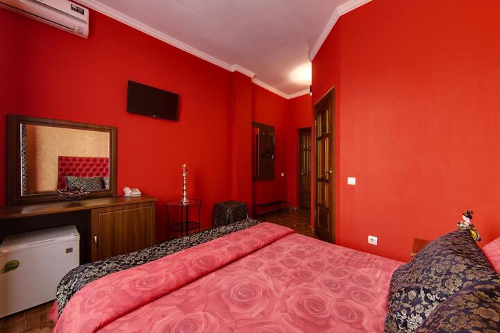 Room 25 of 44
