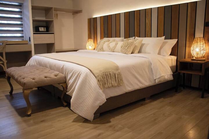 Room 4 of 11