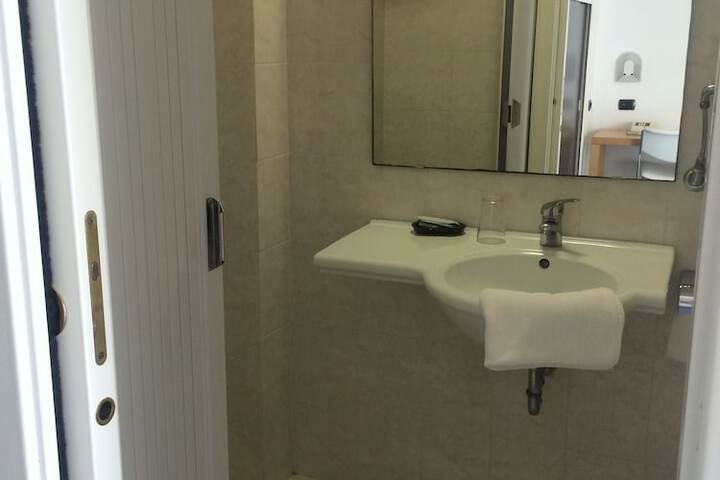 Room 29 of 63