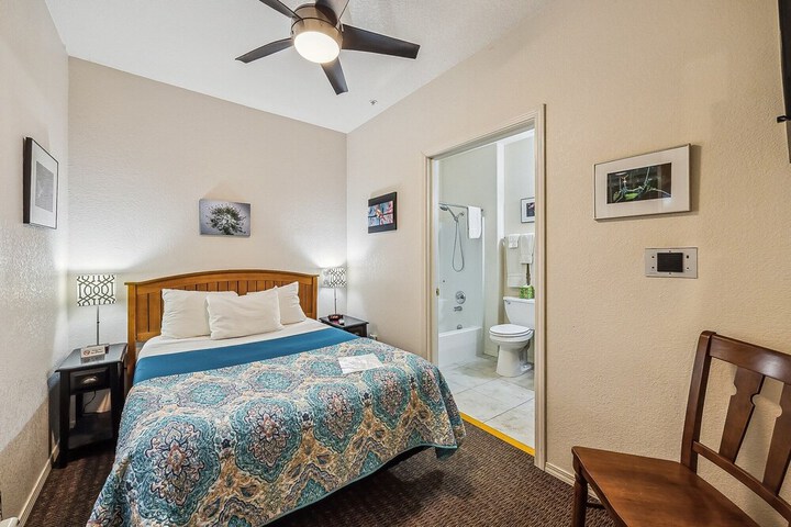 Room 32 of 118