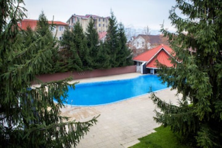 Pool 3 of 5
