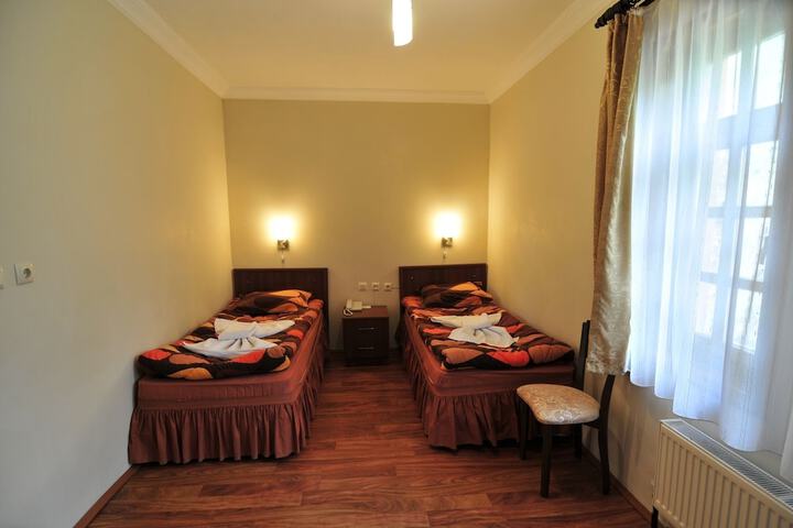 Room 3 of 11