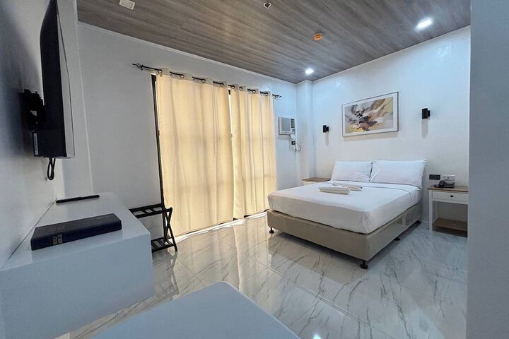 Room 2 of 96