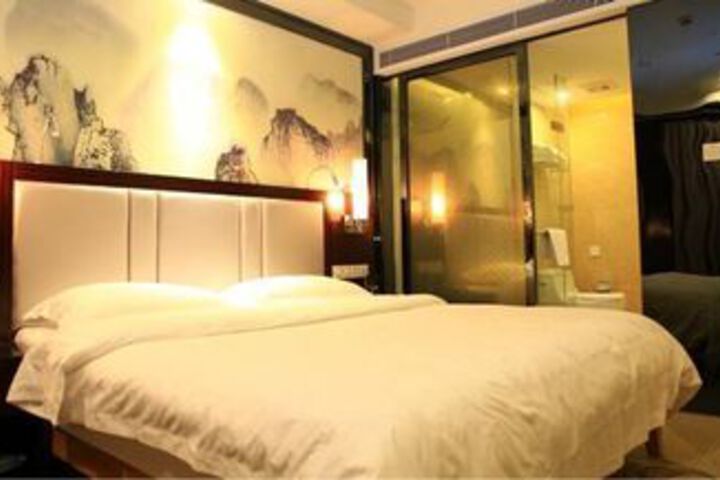 Room 5 of 11